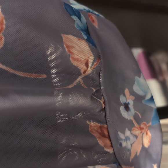 Top - Picture 4 of 9